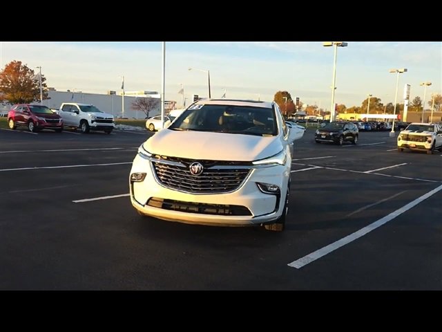 2023 Buick Enclave Essence photo 2