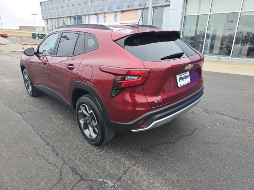 Used 2024 Chevrolet Trax LT SUV