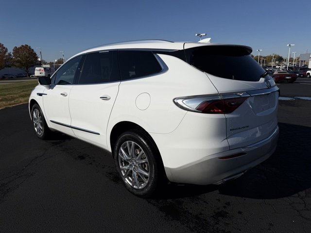 2023 Buick Enclave Essence photo 2