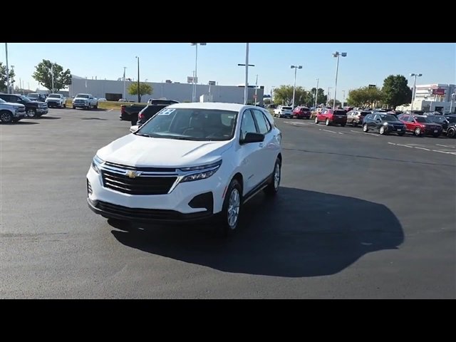 2022 Chevrolet Equinox LS photo 4