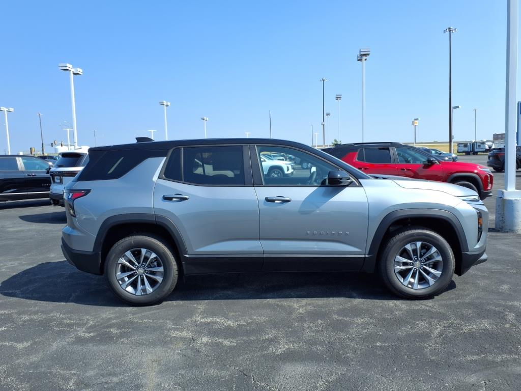 2026 Chevrolet Equinox LT photo 2