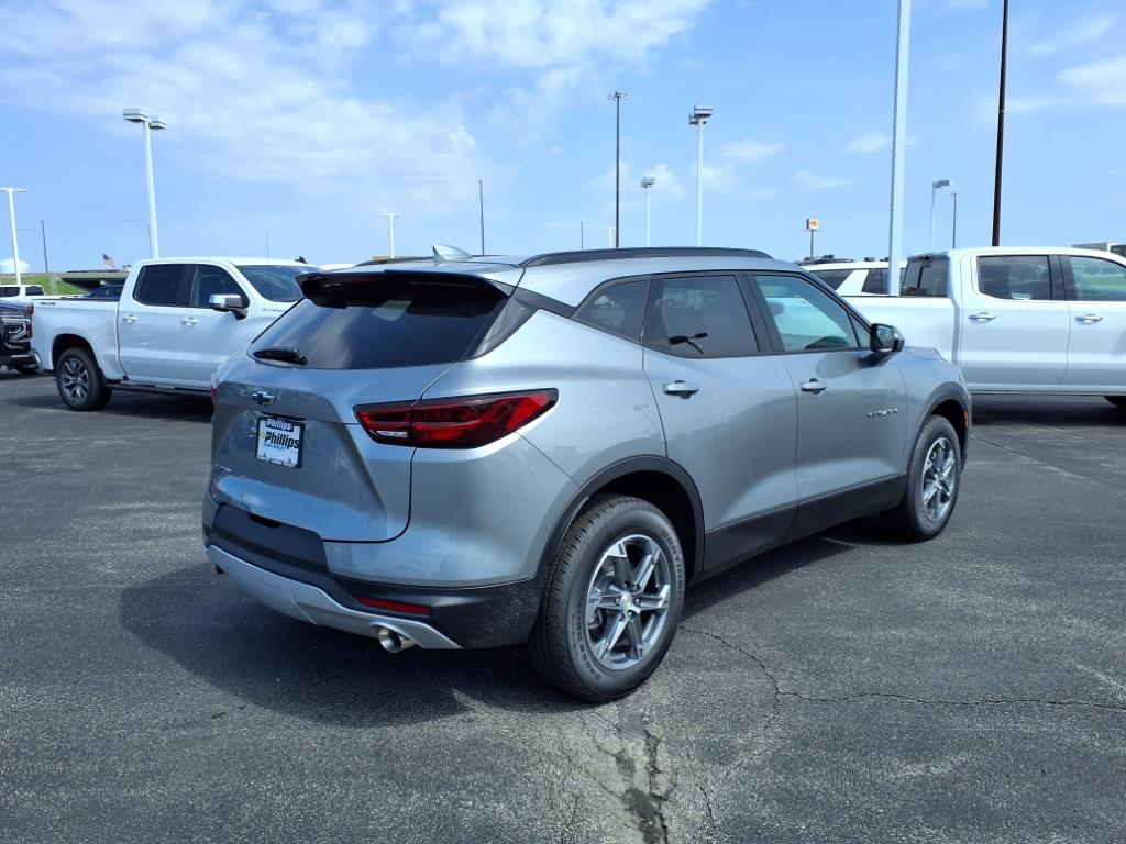 2025 Chevrolet Blazer 2LT photo 3