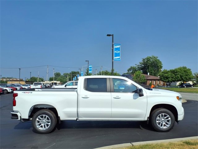 2025 Chevrolet Silverado 1500 RST photo 2