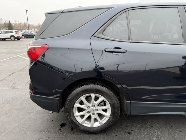 2021 Chevrolet Equinox LS photo 4