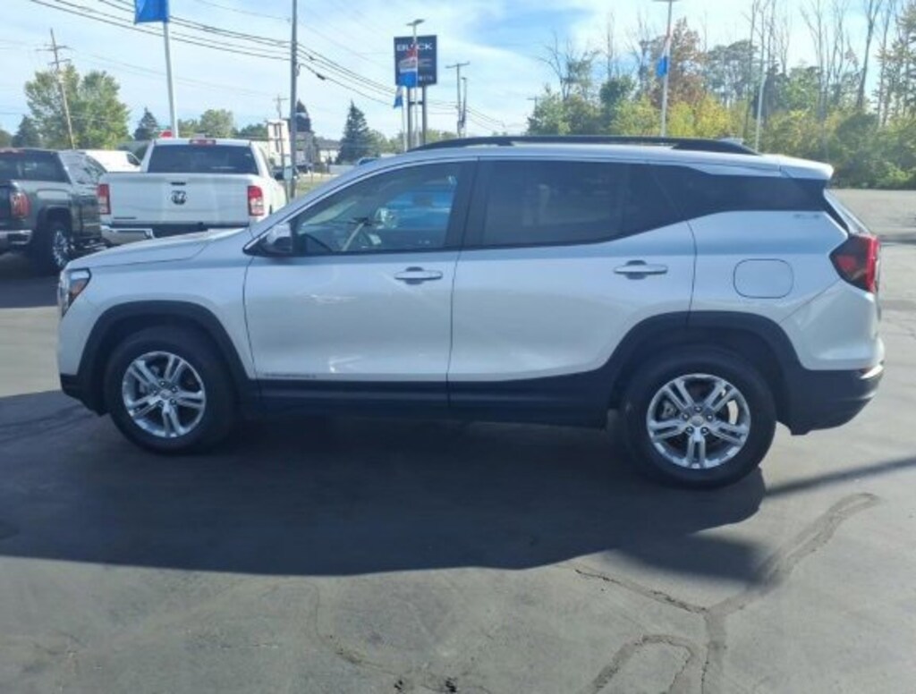 Used 2022 GMC Terrain SLE SUV