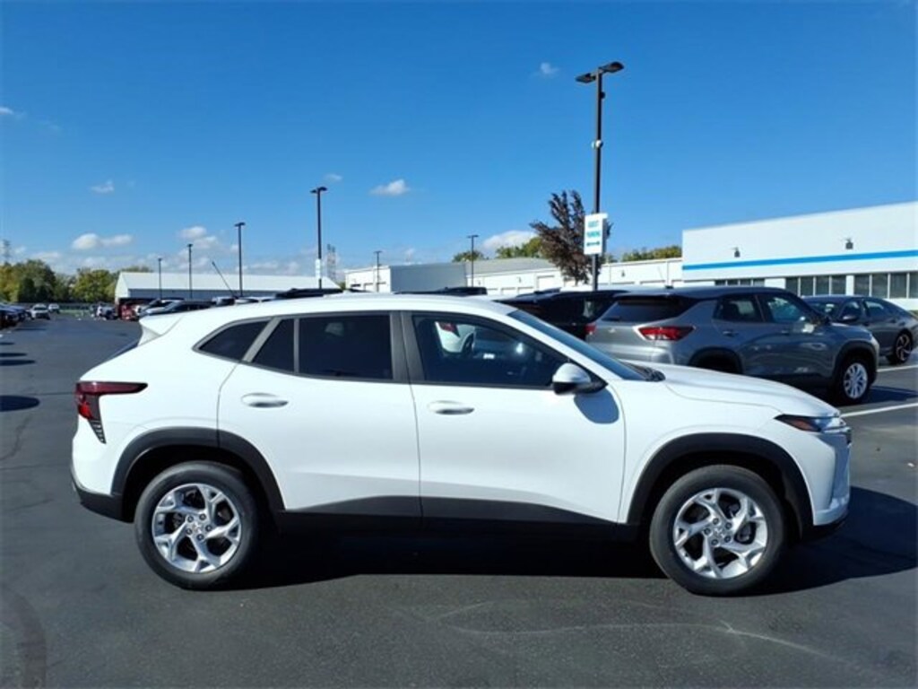 New 2026 Chevrolet Trax LS SUV