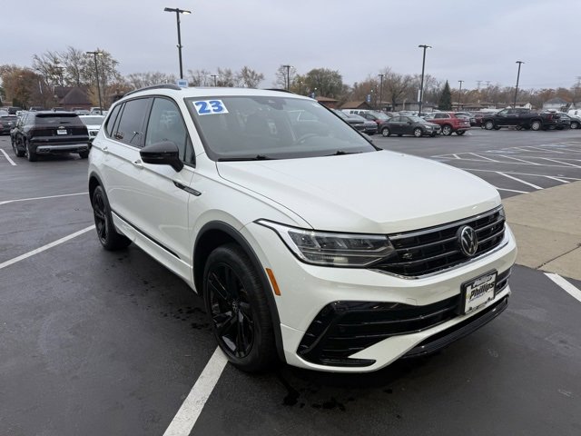 2023 Volkswagen Tiguan SE R-Line Black photo 2