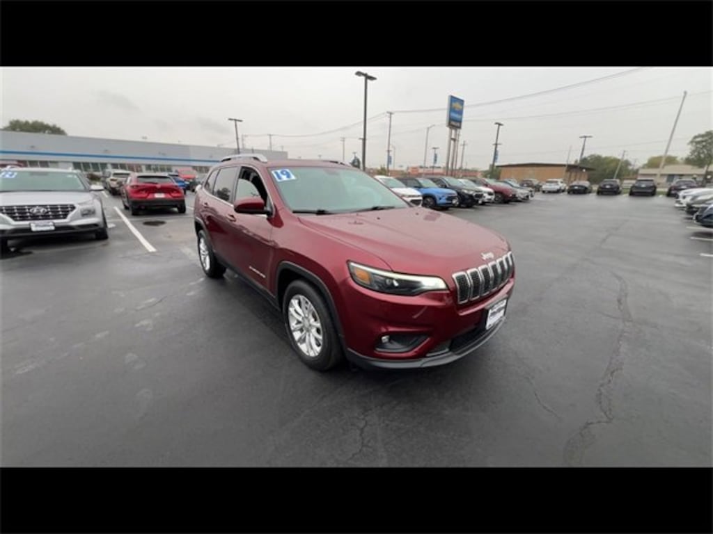 Used 2019 Jeep Cherokee Latitude FWD SUV
