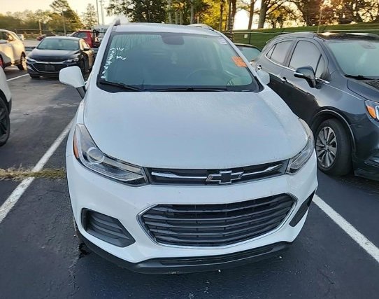 2022 Chevrolet Trax LT photo 2