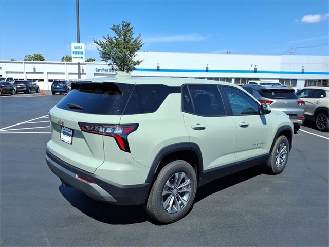 2026 Chevrolet Equinox LT photo 2