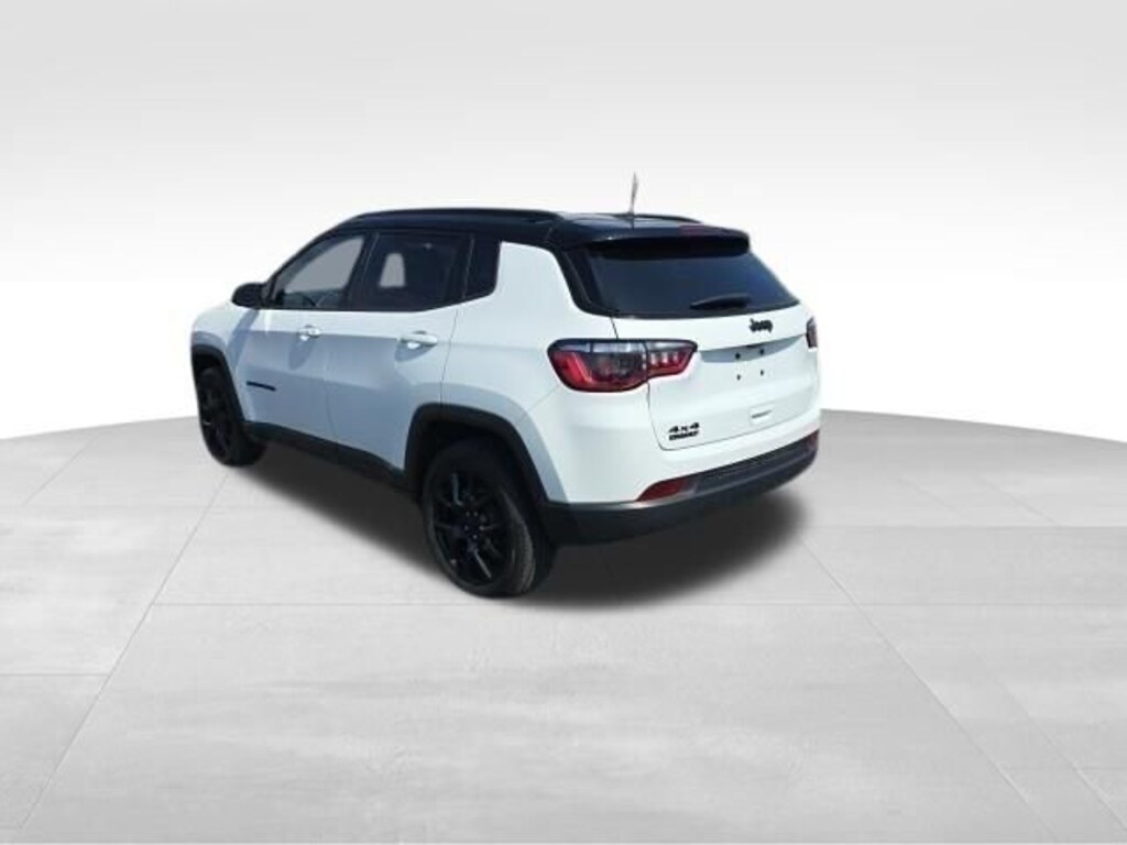Used 2022 Jeep Compass Altitude 4x4 SUV