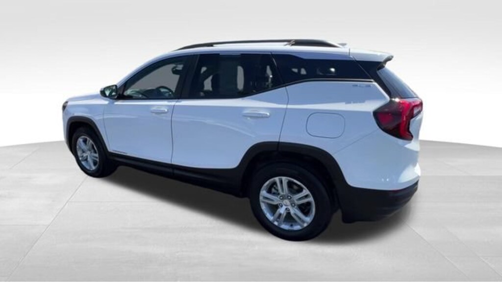 Used 2023 GMC Terrain SLE SUV