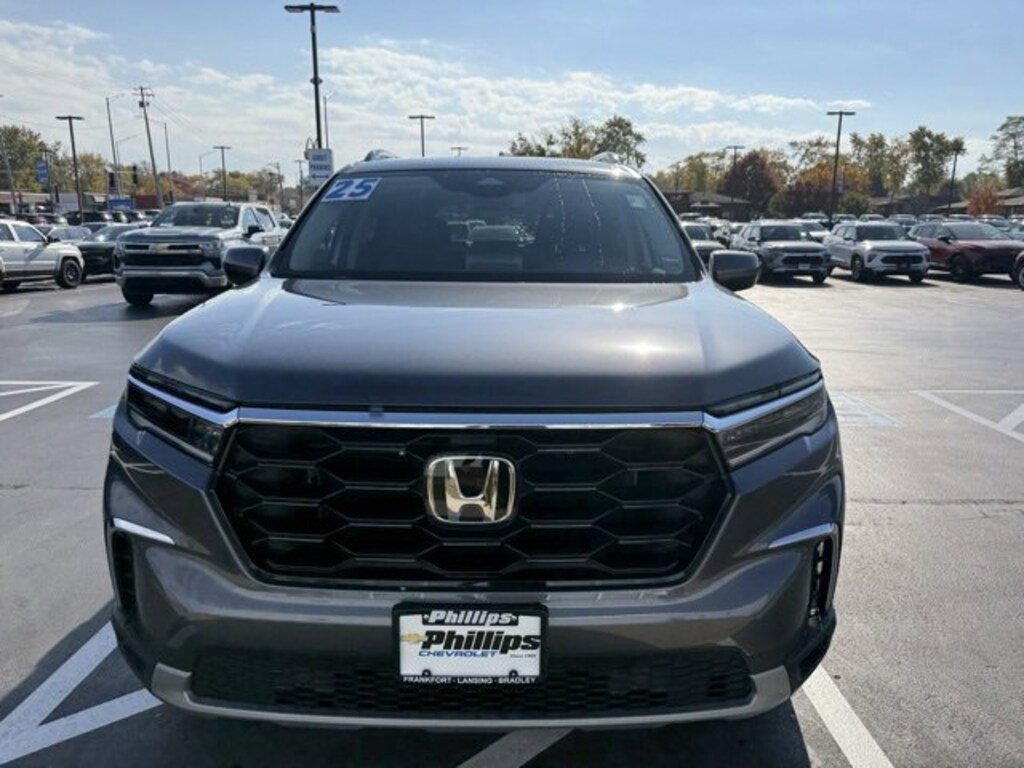 Used 2025 Honda Pilot Touring SUV