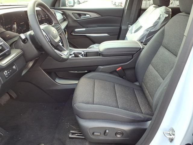 2026 Chevrolet Traverse LT - Photo 6
