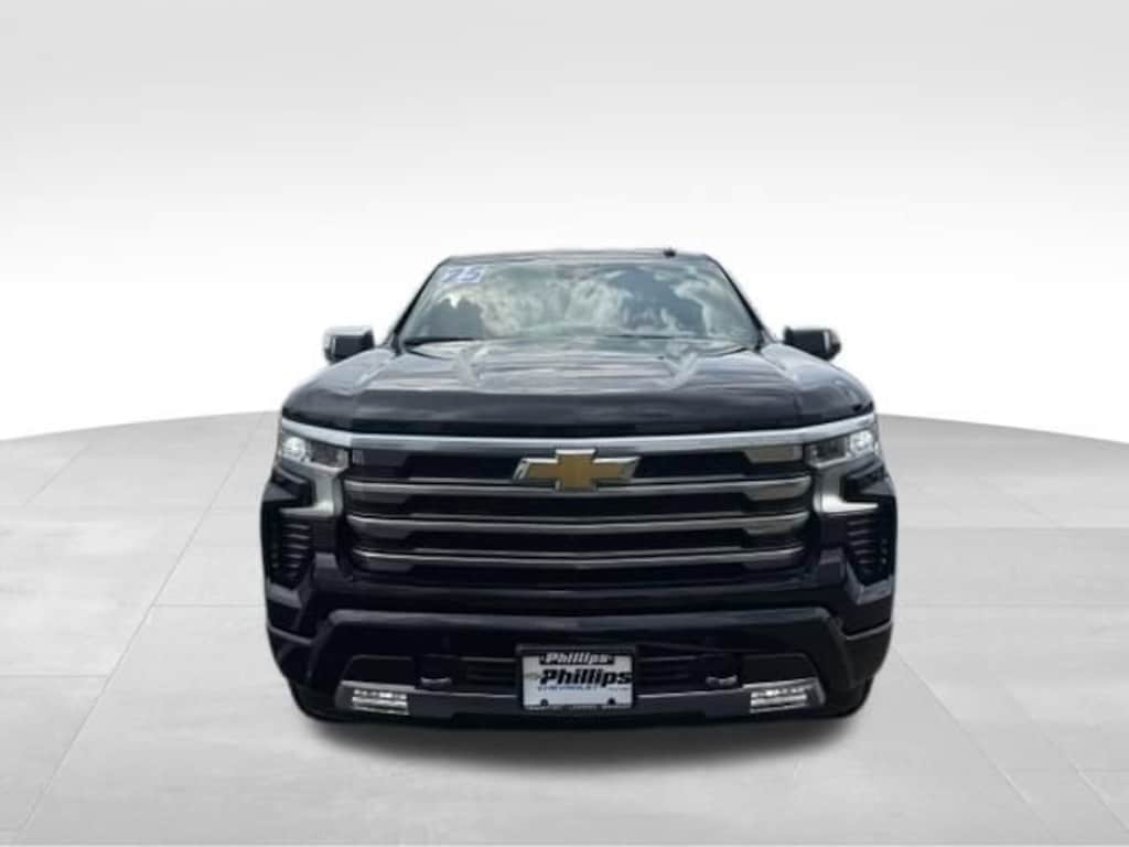 Used 2025 Chevrolet Silverado 1500 High Country Truck Crew Cab