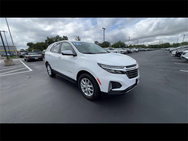 2023 Chevrolet Equinox LT photo 2