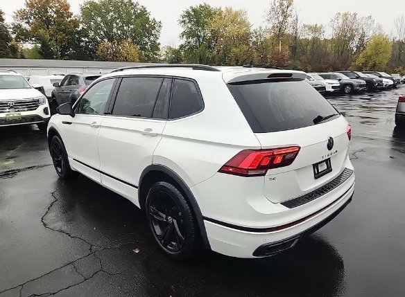 2023 Volkswagen Tiguan SE R-Line Black photo 3