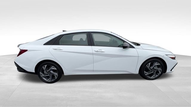 2025 Hyundai Elantra SEL - Photo 8