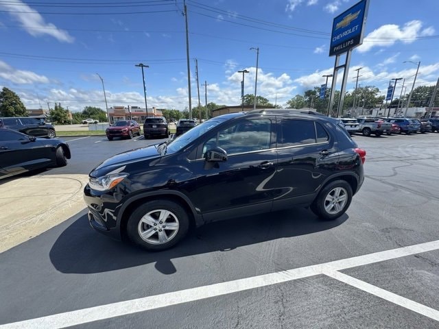 Used 2021 Chevrolet Trax LT with VIN KL7CJLSB0MB328648 for sale in Lansing, IL
