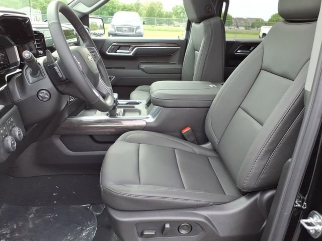 2026 Chevrolet Silverado 1500 LTZ - Photo 6
