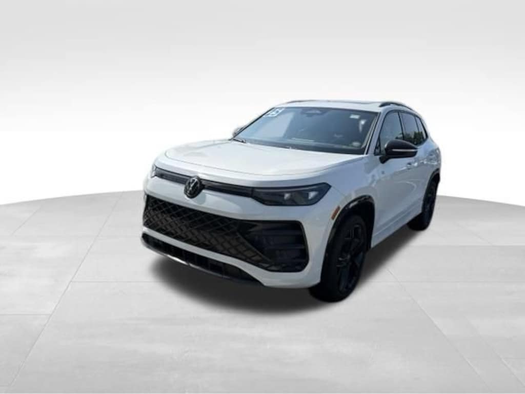 Used 2025 Volkswagen Tiguan SE R-Line Black SUV