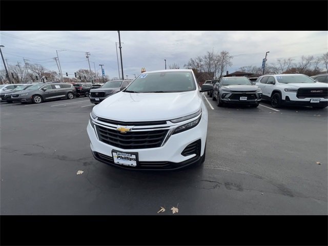 2024 Chevrolet Equinox LS photo 2