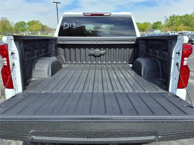2025 Chevrolet Silverado 1500 LT photo 4
