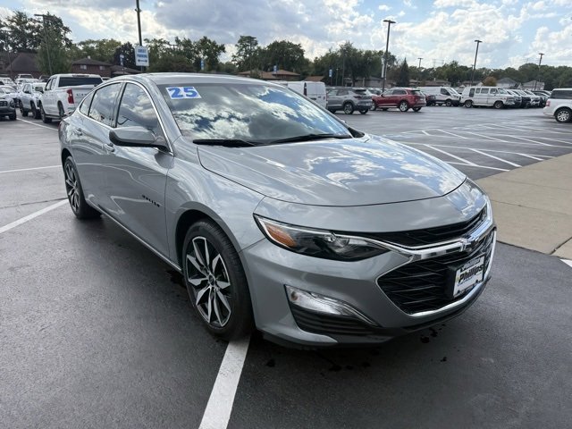 2025 Chevrolet Malibu RS photo 3