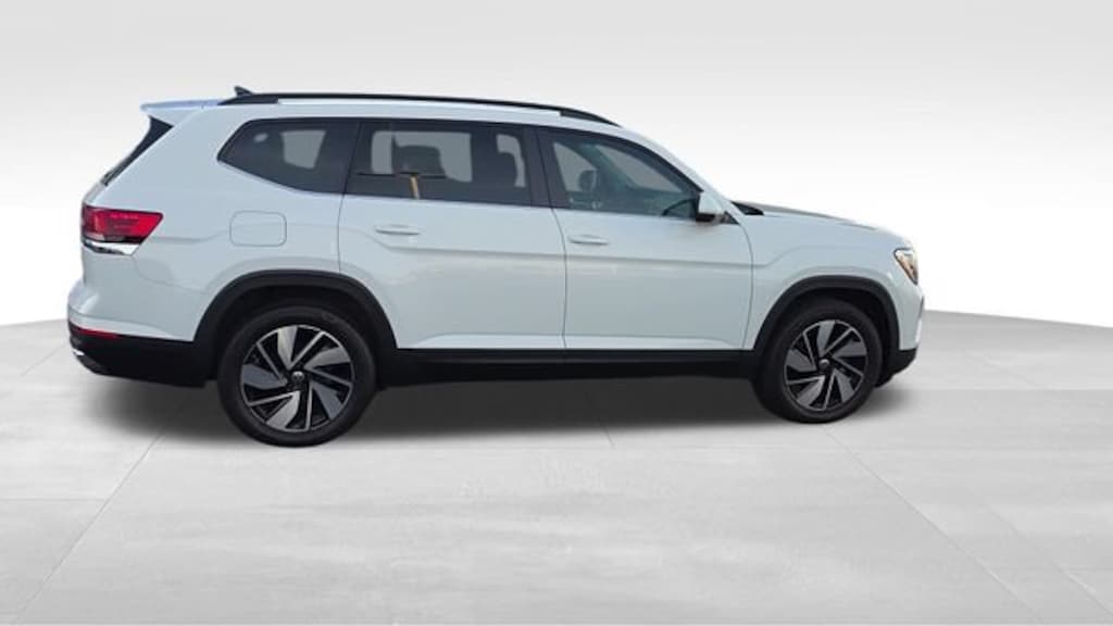 Used 2024 Volkswagen Atlas 2.0T SE w/Technology SUV