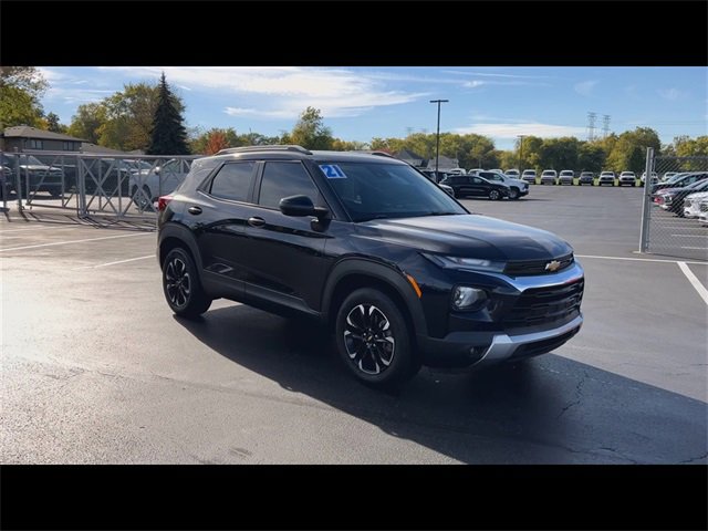 2021 Chevrolet Trailblazer LT photo 2