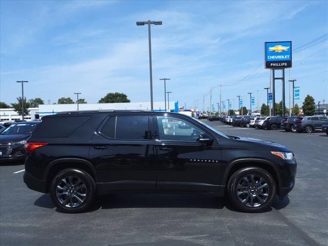 Used 2019 Chevrolet Traverse RS with VIN 1GNERJKX3KJ218384 for sale in Lansing, IL