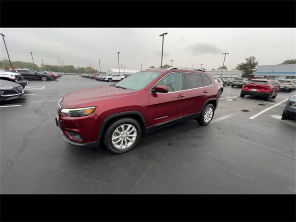Used 2019 Jeep Cherokee Latitude FWD SUV