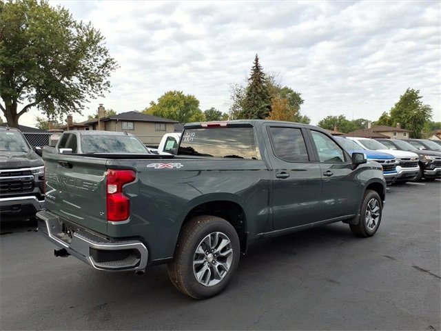 2026 Chevrolet Silverado 1500 LT photo 2