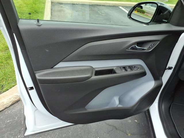 2027 Chevrolet Bolt RS - Photo 10