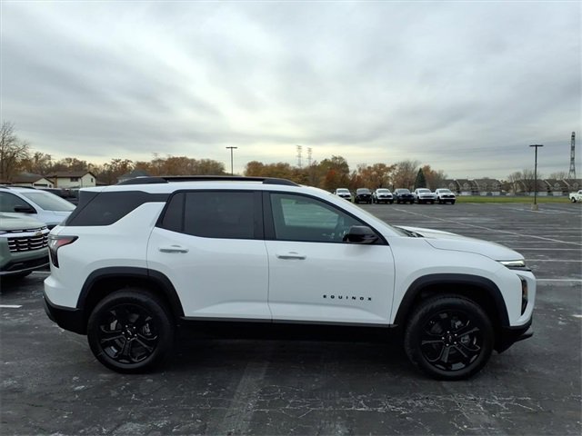 2026 Chevrolet Equinox LT photo 2