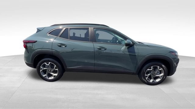 2026 Chevrolet Trax LT - Photo 8