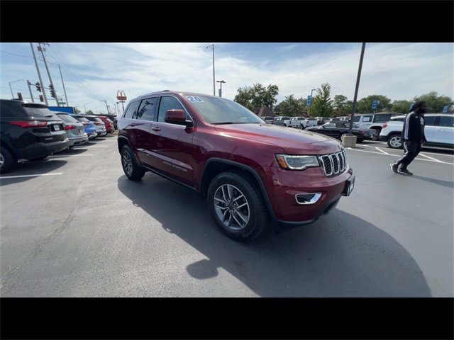 2020 Jeep Grand Cherokee Laredo E photo 2