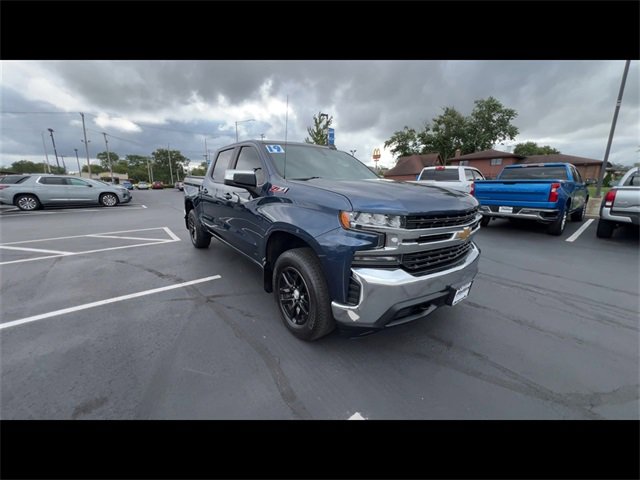 2019 Chevrolet Silverado 1500 LT photo 2