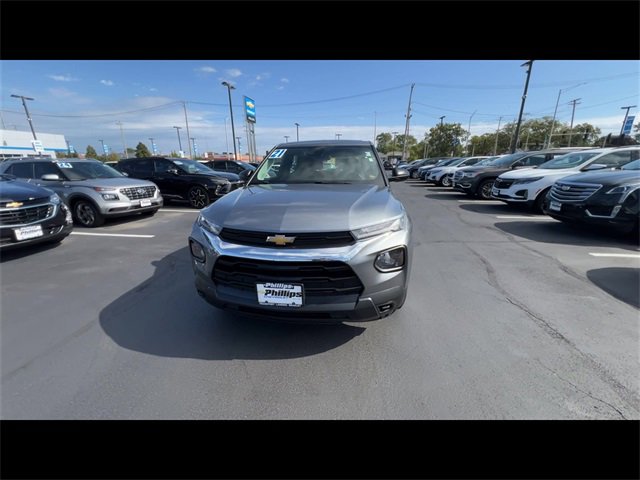 2021 Chevrolet Trailblazer LS photo 2