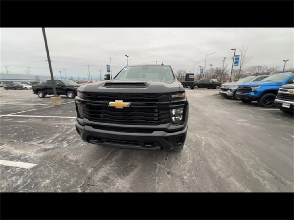 Used 2024 Chevrolet Silverado 2500 HD Custom Truck