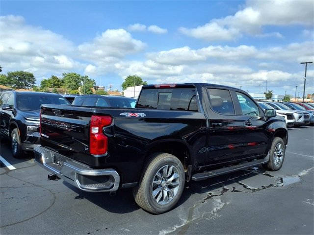 2026 Chevrolet Silverado 1500 LT photo 3