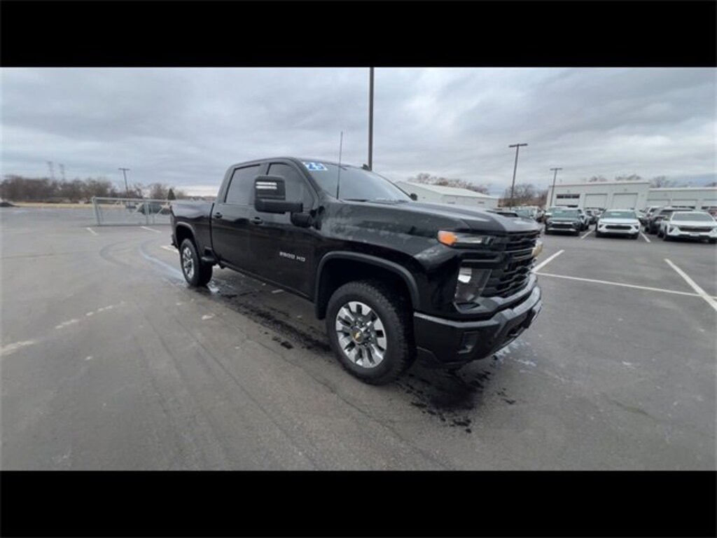 Used 2025 Chevrolet Silverado 2500 HD Custom Truck