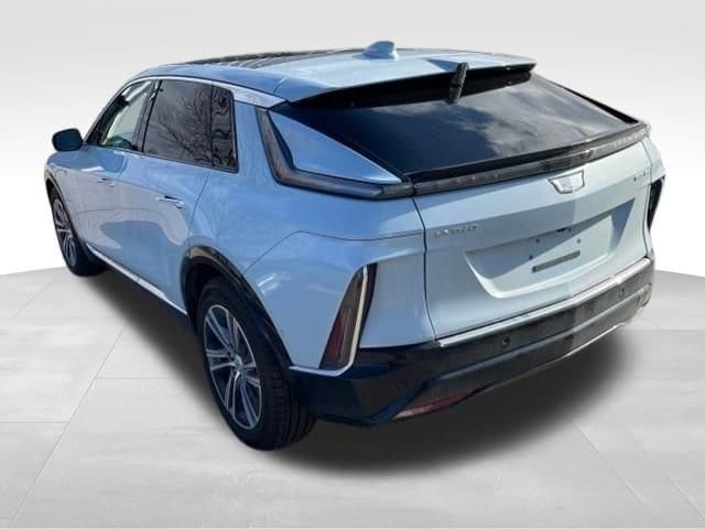 Used 2024 Cadillac LYRIQ Luxury 1 with VIN 1GYKPPRLXRZ119462 for sale in Lansing, IL