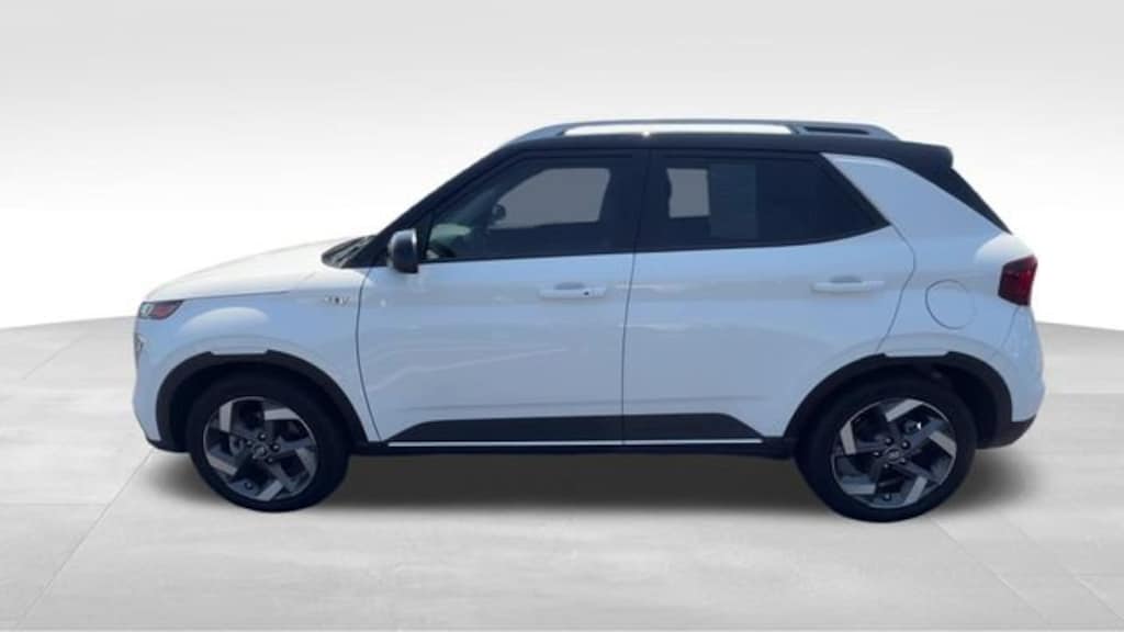 Used 2024 Hyundai Venue Limited SUV