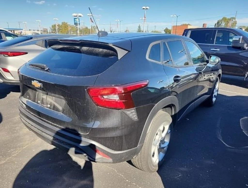 Used 2024 Chevrolet Trax LS SUV