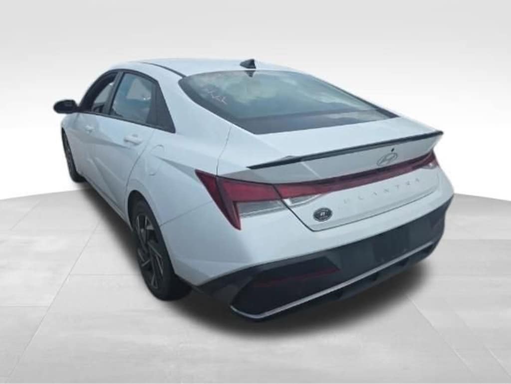 Used 2025 Hyundai Elantra SEL Sport Sedan