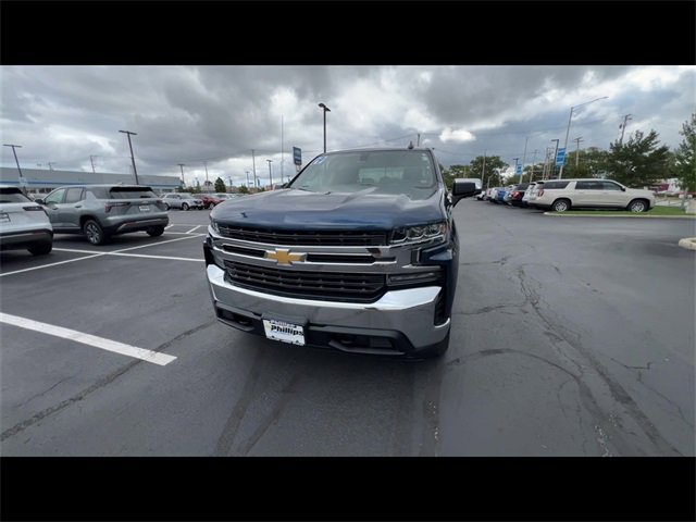 2019 Chevrolet Silverado 1500 LT photo 3
