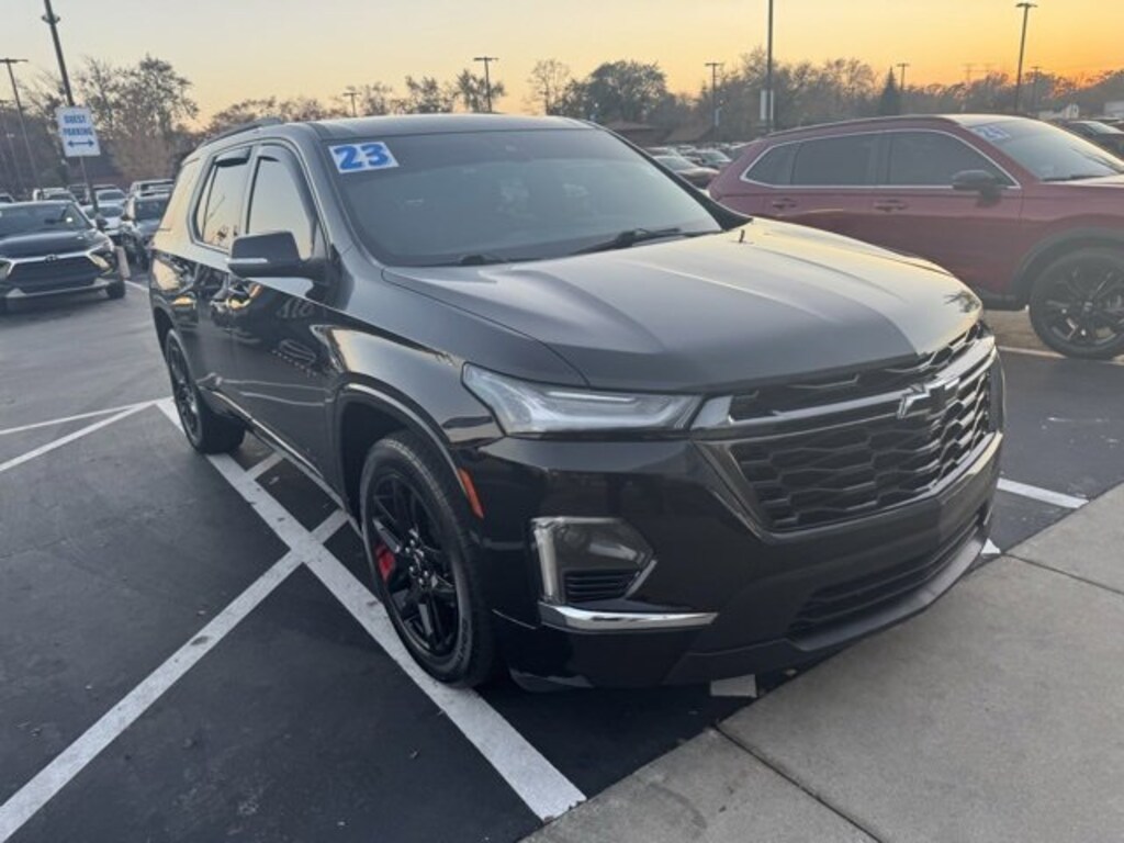 Used 2023 Chevrolet Traverse Premier SUV