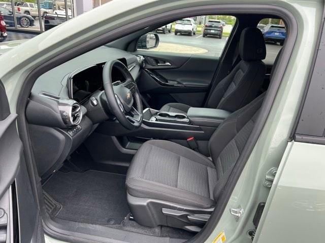2025 Chevrolet Equinox LT - Photo 13