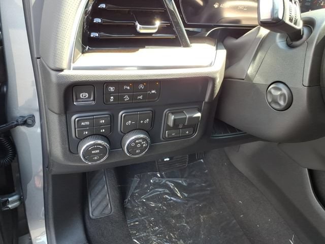 2026 Chevrolet Suburban High Country - Photo 11